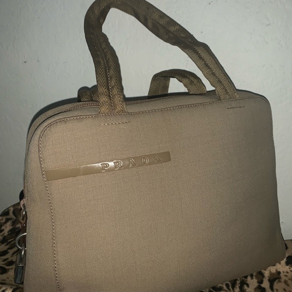 ❤️🔥🔥PRADA BOLSA ,CAQUI.MEDIANA🔥🔥♥️ - Picture 1 of 16